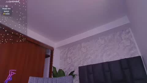 Mishell online show from November 6, 8:01 pm