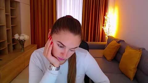 Snapshot of _miss_mia chatting on October 10, 9:59 am Mia online show from October 10, 9:59 am
