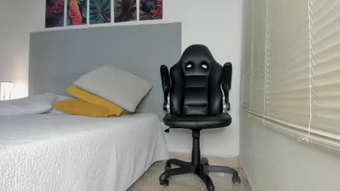 _molly_rosse_ online show from February 23, 11:45 am