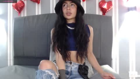 Snapshot of _mollyy chatting on February 17, 3:55 pm Molly online show from February 17, 3:55 pm