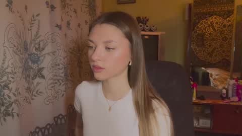 Mona online show from February 4, 4:00 pm