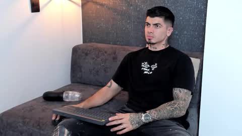 _mrcock_ online show from February 15, 8:46 am