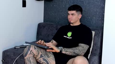 Snapshot of _mrcock_ chatting on September 17, 11:41 pm _mrcock_ online show from September 17, 11:41 pm