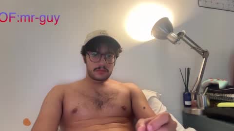 Snapshot of _mrguy_ chatting on September 10, 7:48 pm _mrguy_ online show from September 10, 7:48 pm