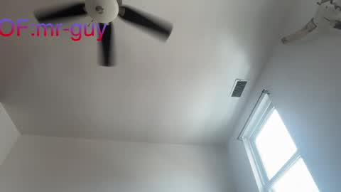 Snapshot of _mrguy_ chatting on September 27, 4:49 pm _mrguy_ online show from September 27, 4:49 pm