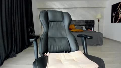 Maya online show from March 1, 6:28 am