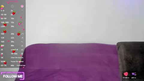 Snapshot of _naomi_fox chatting on September 28, 6:11 am shantall online show from September 28, 6:11 am