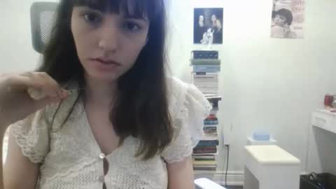 _naomixx_ online show from May 6, 4:24 pm
