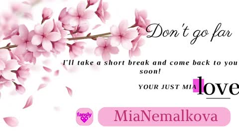 Snapshot of _nemalkovamia chatting on January 30, 5:09 am Mia with a big heart online show from January 30, 5:09 am