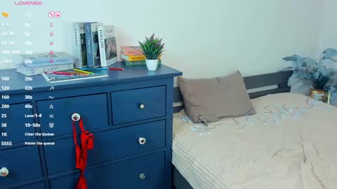 Ashley online show from April 16, 8:09 pm