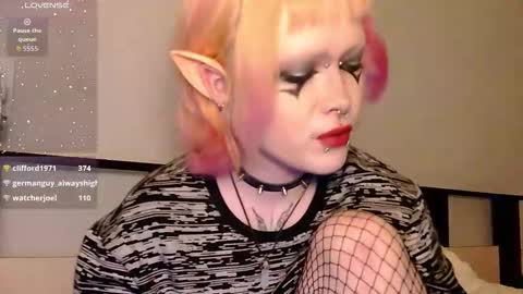 Nicole online show from November 22, 11:35 pm