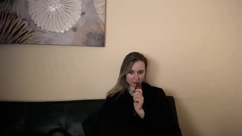 Nica online show from February 4, 9:13 am