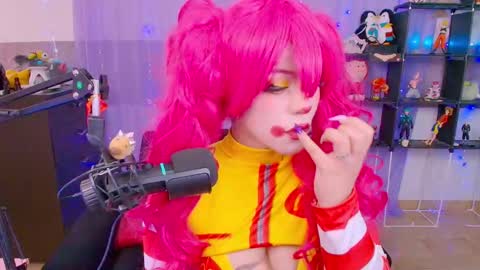 niiky online show from January 11, 4:35 pm