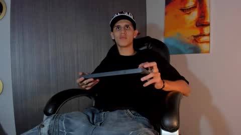 wav online show from December 21, 11:38 am