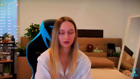 I am Rina online show from October 28, 6:36 am