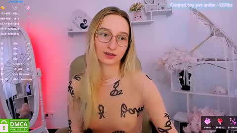 I am Rina online show from March 5, 10:55 am