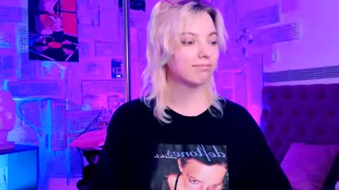 Snapshot of _rockstone_ chatting on March 9, 10:30 am Rock stone online show from March 9, 10:30 am