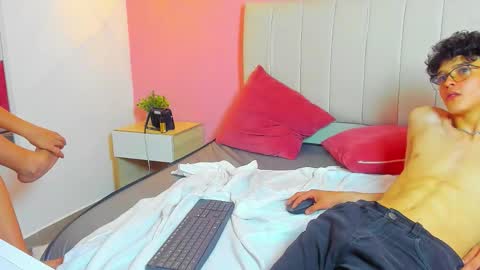Snapshot of _ruby_red chatting on October 16, 5:18 am _ruby_red online show from October 16, 5:18 am