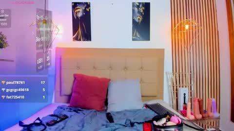 SAMANTHA FOX online show from October 2, 12:15 pm