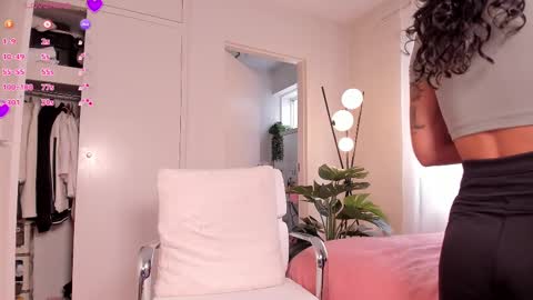 Snapshot of _sandy_s_ chatting on February 18, 7:21 am Sandyy online show from February 18, 7:21 am