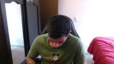 Snapshot of _schnnneider_ chatting on October 14, 6:22 pm SCHNEIDER online show from October 14, 6:22 pm