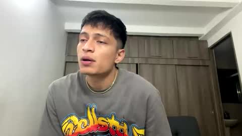 Juan Pablo-independent model online show from February 11, 5:33 am