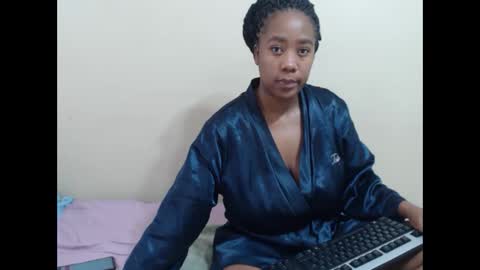 _sexylipss online show from December 15, 8:43 am