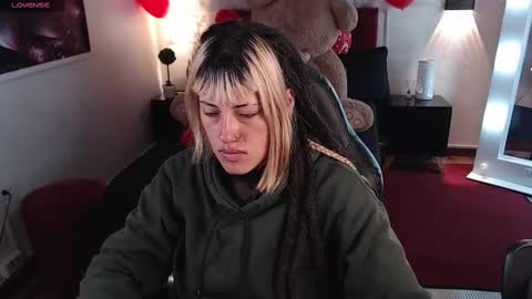 _sharlotte777 online show from February 17, 1:44 pm