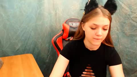 Snapshot of _shy_bunny__ chatting on September 9, 11:43 am Mari online show from September 9, 11:43 am