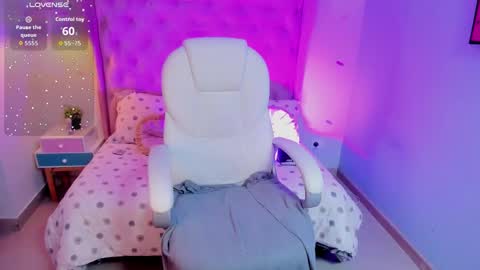 Sophie  online show from September 19, 7:28 pm