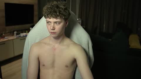 OLIVERpvt is open online show from March 30, 6:19 pm