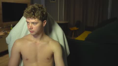 OLIVERpvt is open online show from November 12, 12:18 pm