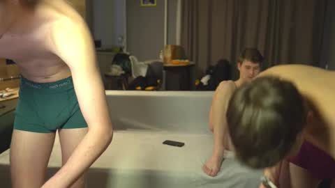 OLIVERpvt is open online show from November 8, 12:30 pm