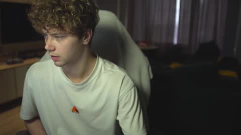 OLIVERpvt is open online show from February 27, 4:13 am