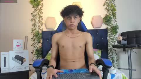 Taylor online show from November 19, 8:18 pm