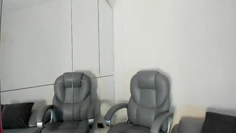 _taylorblack online show from April 7, 11:56 am