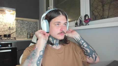 _torfin_ online show from February 15, 7:06 pm