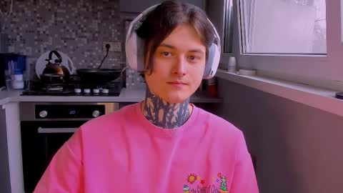 _torfin_ online show from April 3, 10:55 am