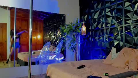 Snapshot of _valentina_69 chatting on March 1, 12:17 am _valentina_69 online show from March 1, 12:17 am