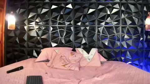 Snapshot of _valentina_69 chatting on March 6, 2:41 am _valentina_69 online show from March 6, 2:41 am