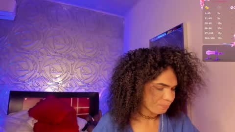 Snapshot of _vennuss_ chatting on March 6, 5:35 am Venus online show from March 6, 5:35 am