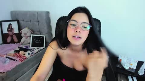 Snapshot of _vicky_sweet chatting on February 25, 8:11 pm Vicky online show from February 25, 8:11 pm