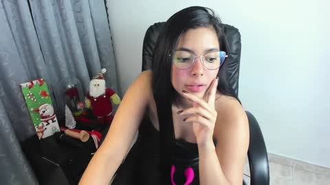 Snapshot of _vicky_sweet chatting on December 17, 9:16 pm Vicky online show from December 17, 9:16 pm
