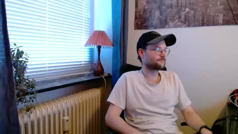 _whoisthatguy_ online show from October 25, 3:23 pm