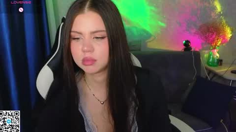 Fiona and Wayne online show from April 12, 5:50 pm