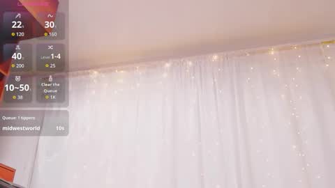 Macca and Ana online show from March 8, 2:04 am