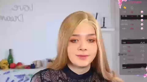 LITTLE FOX online show from November 7, 6:21 pm