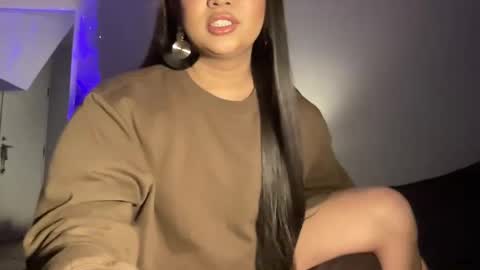 _yoursatisfaction_ online show from January 3, 11:33 pm