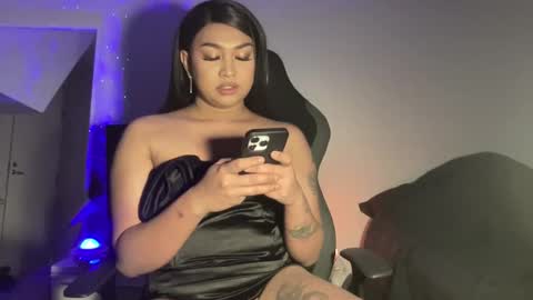 _yoursatisfaction_ online show from January 3, 12:11 am