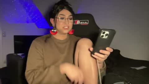 _yoursatisfaction_ online show from February 7, 10:09 pm